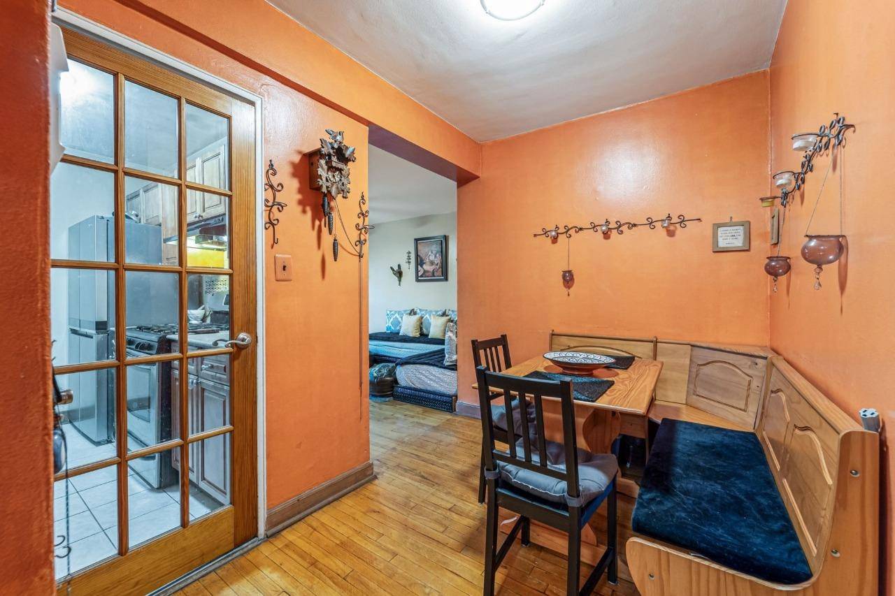 Jackson Heights, NY 11372,7910 34th AVE #4J