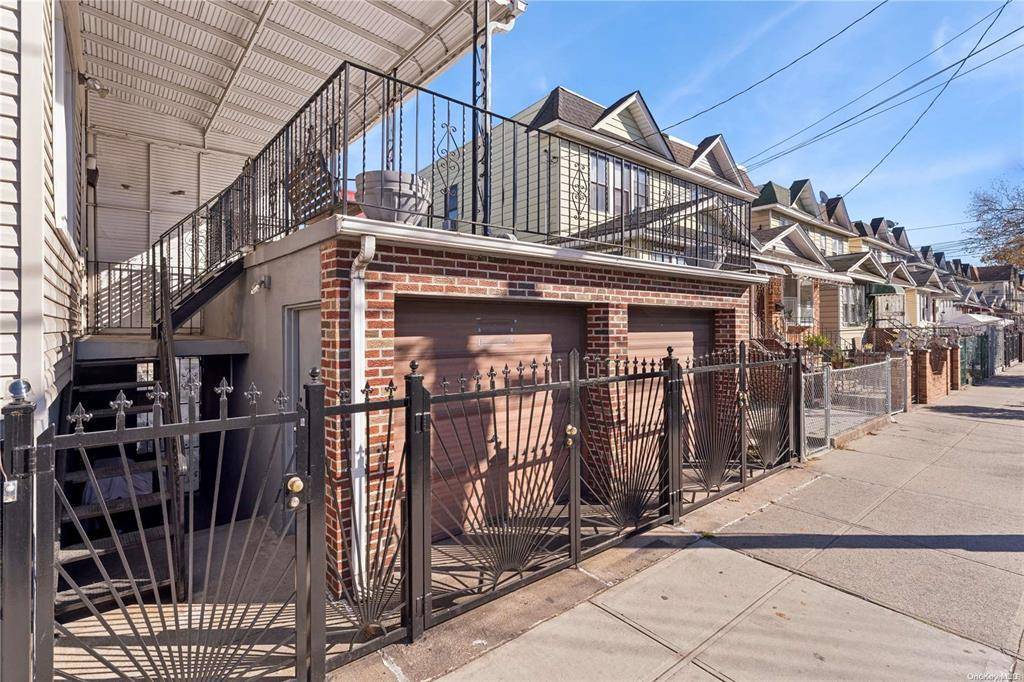 Corona, NY 11368,98-02 Corona Ave