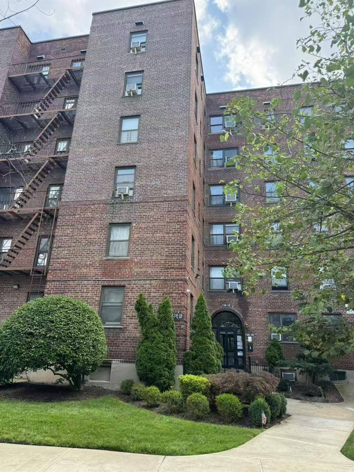 Flushing, NY 11354,138-18 28th RD #1F