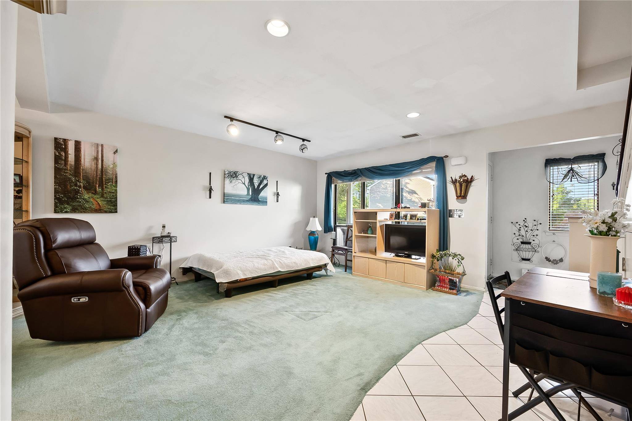 Smithtown, NY 11787,41 W Pond CT