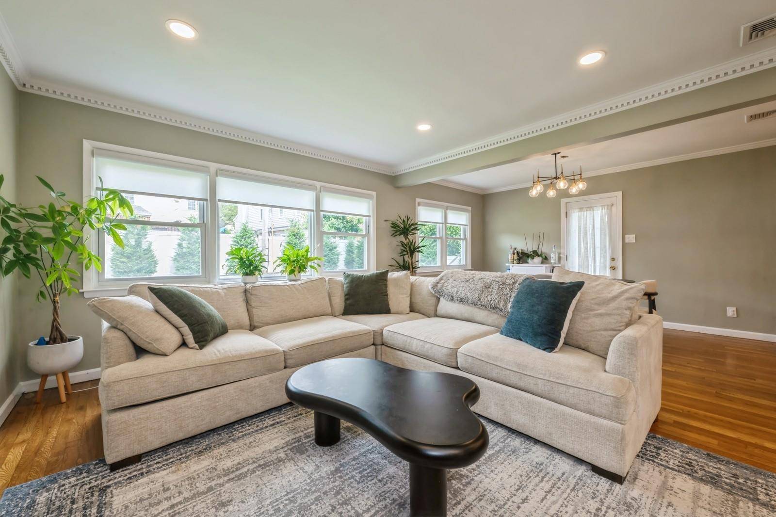 Rockville Centre, NY 11570,639 Lakeview AVE