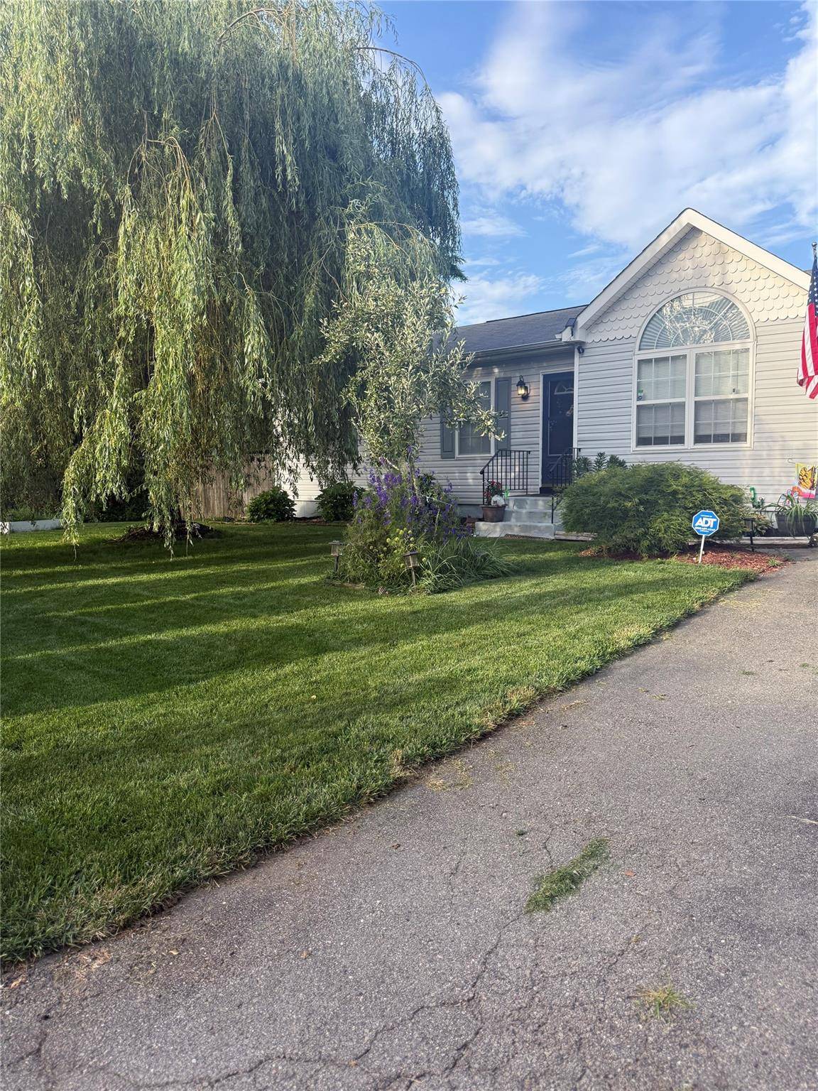 Mastic Beach, NY 11951,117 Flower RD