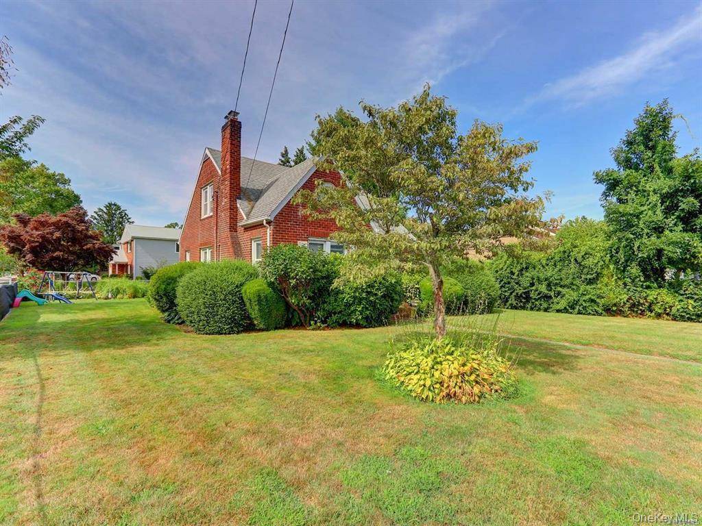East Northport, NY 11731,422 5th AVE