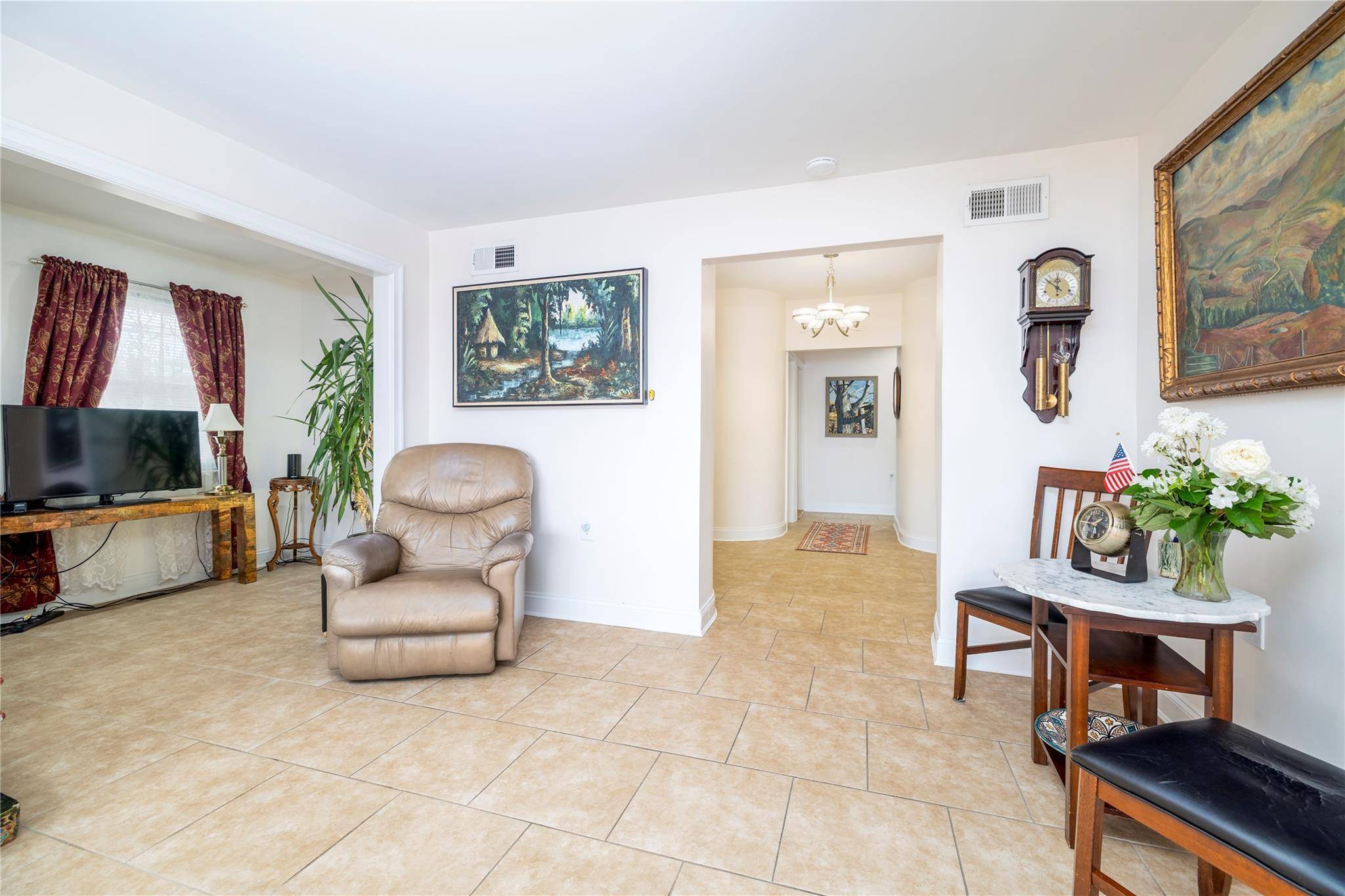 Oceanside, NY 11572,163 Mott ST