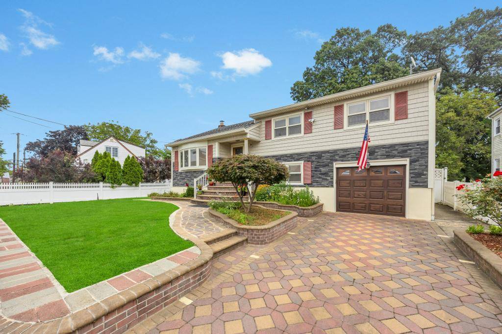 Valley Stream, NY 11580,9 Waverly PL
