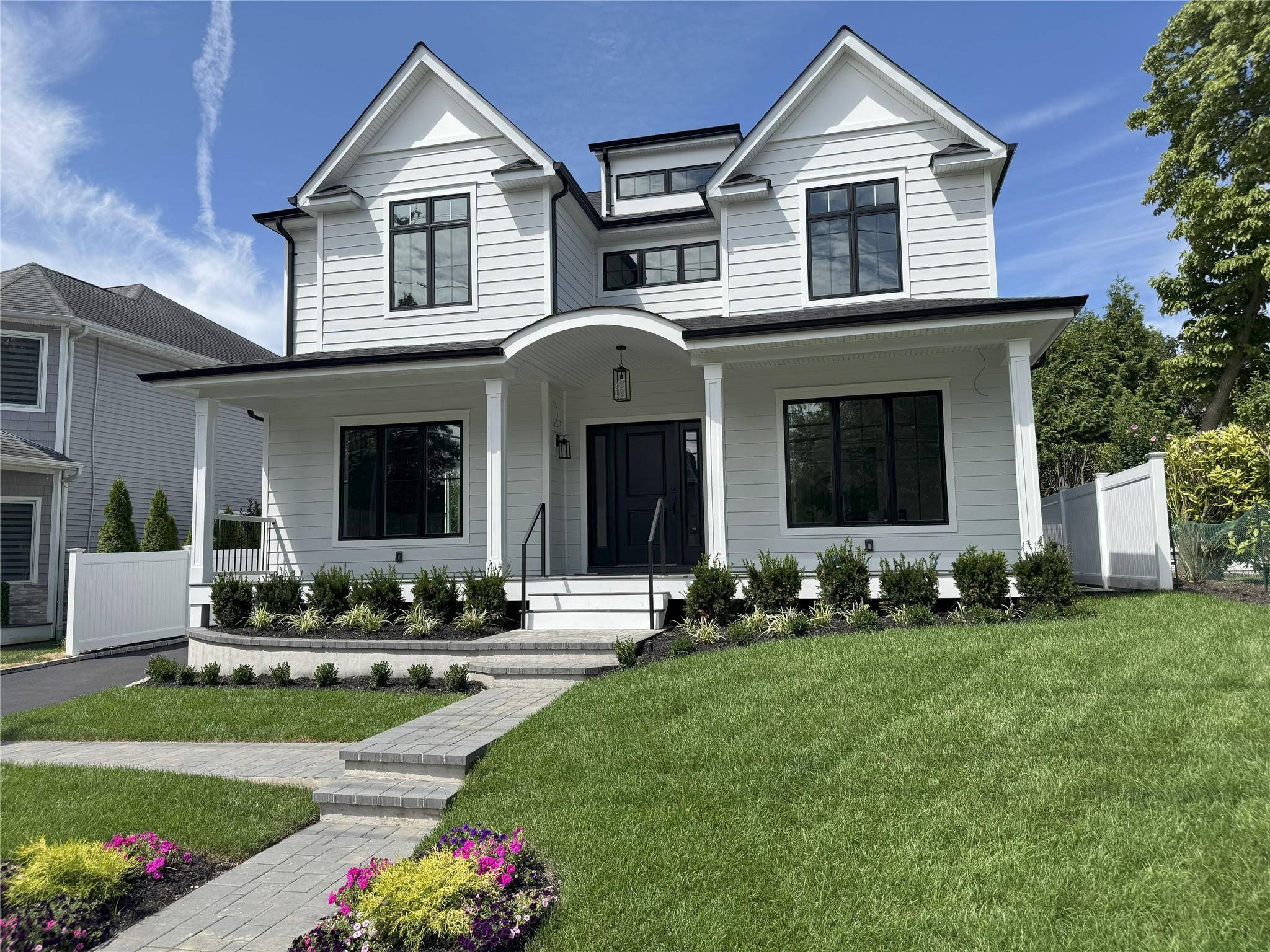 Port Washington, NY 11050,22 N Maryland AVE