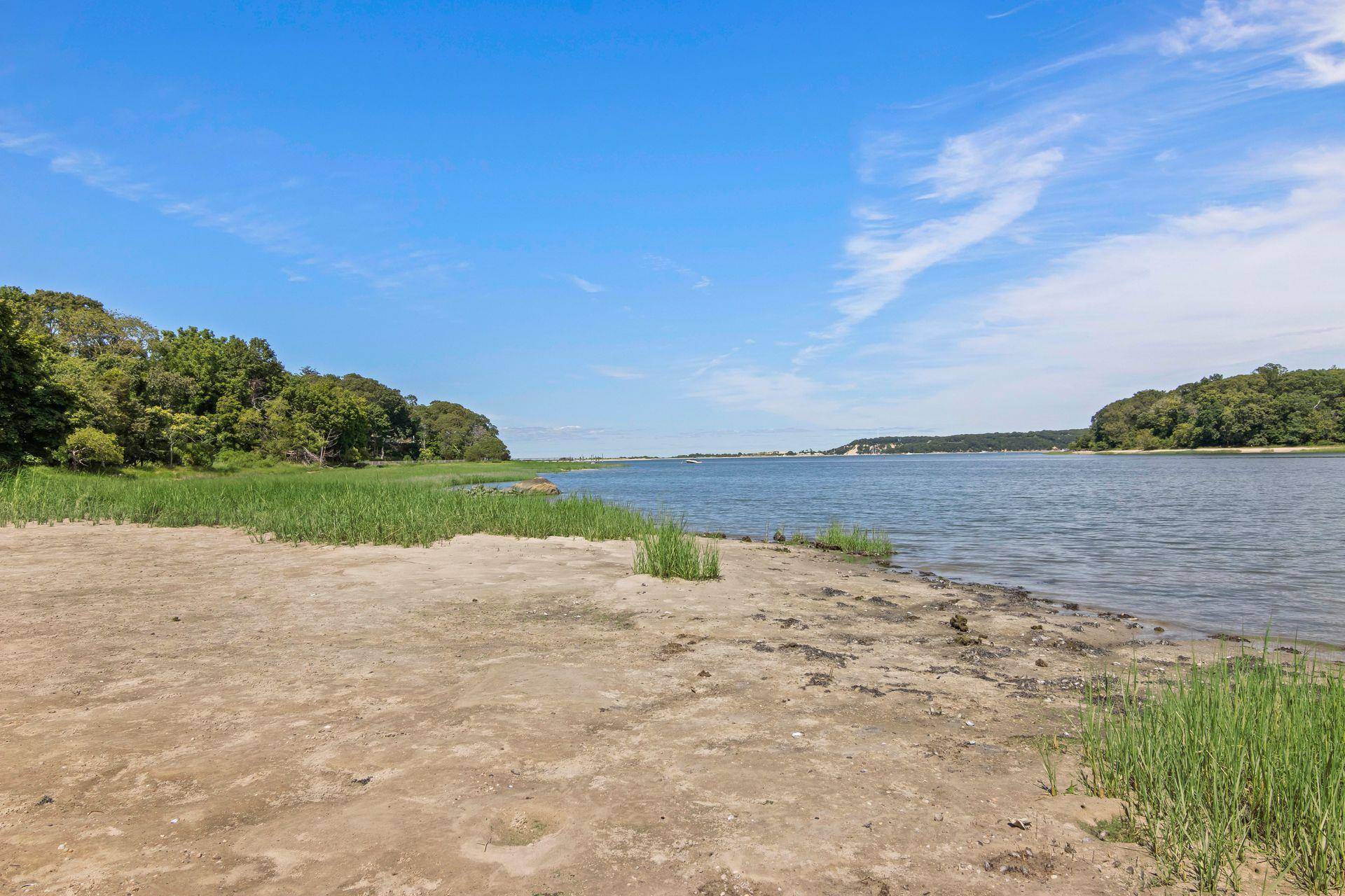 Setauket, NY 11733,88 Dyke RD