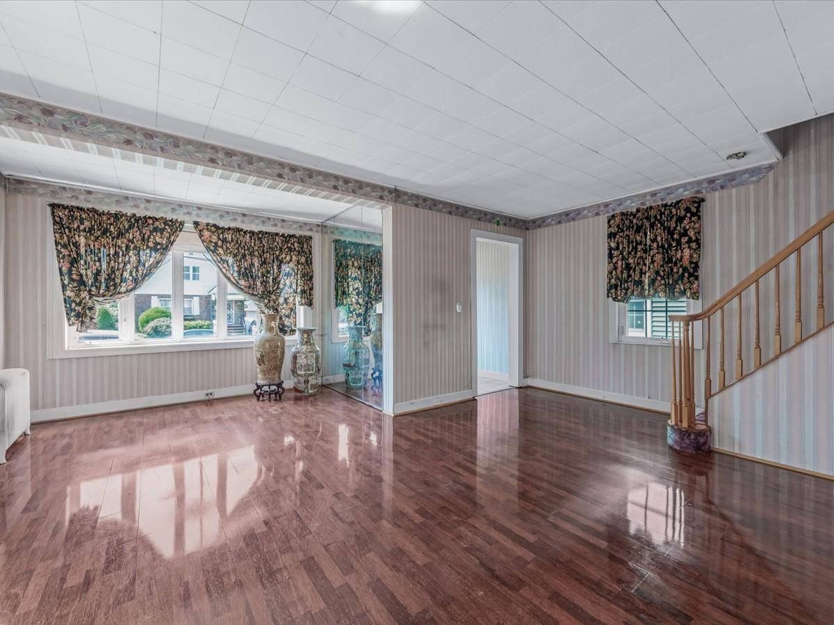 Flushing, NY 11354,150-31 27th AVE