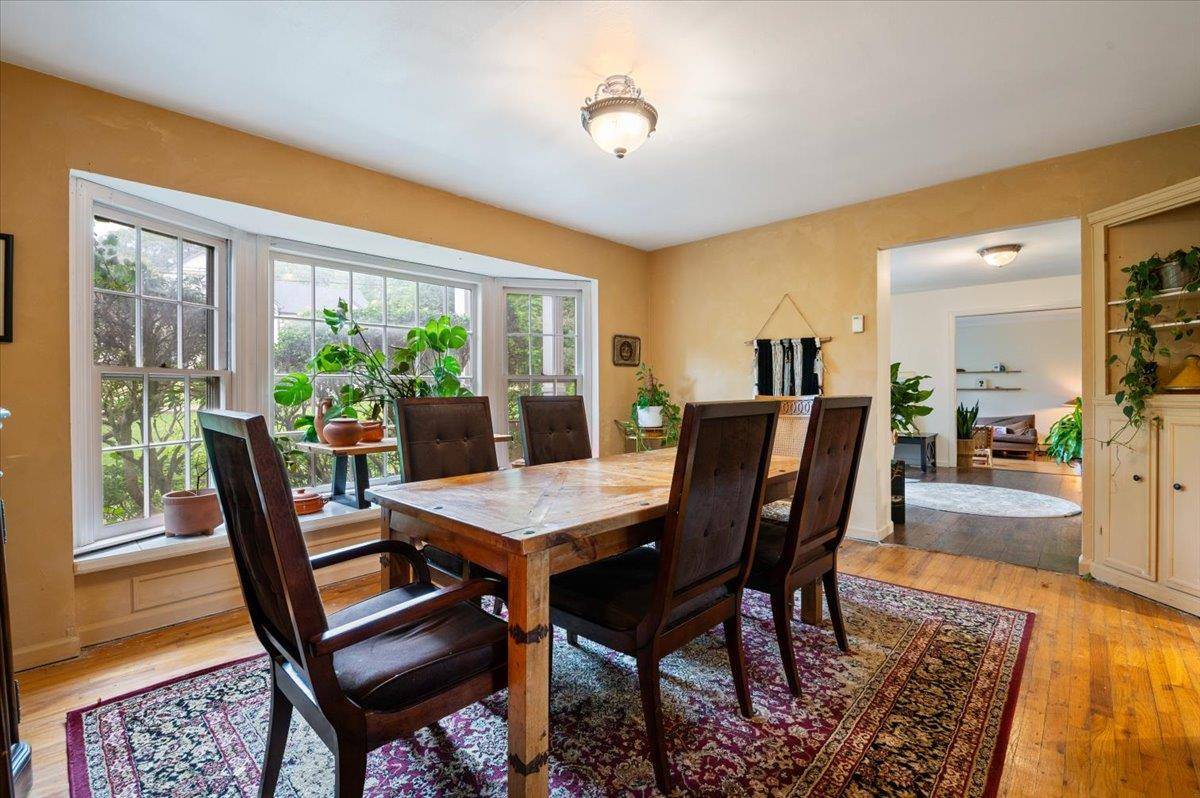 Dix Hills, NY 11746,16 Norma LN