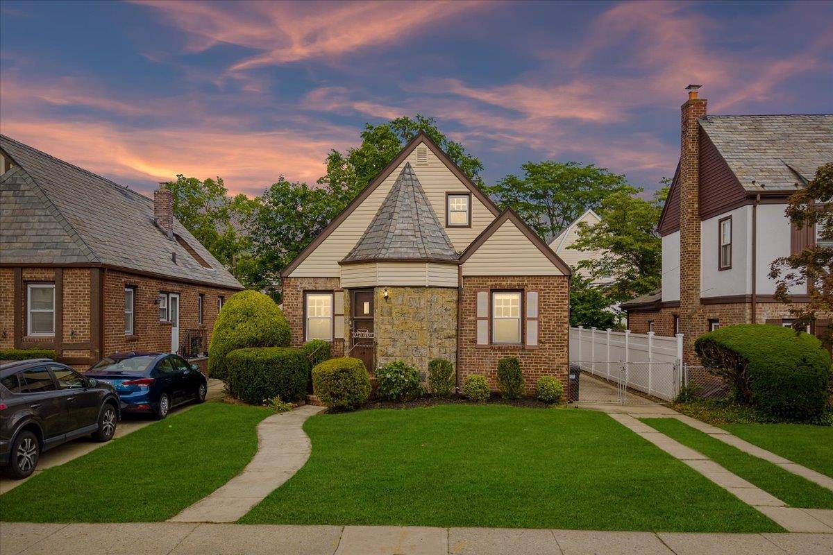 Bayside, NY 11364,48-31 212th Street