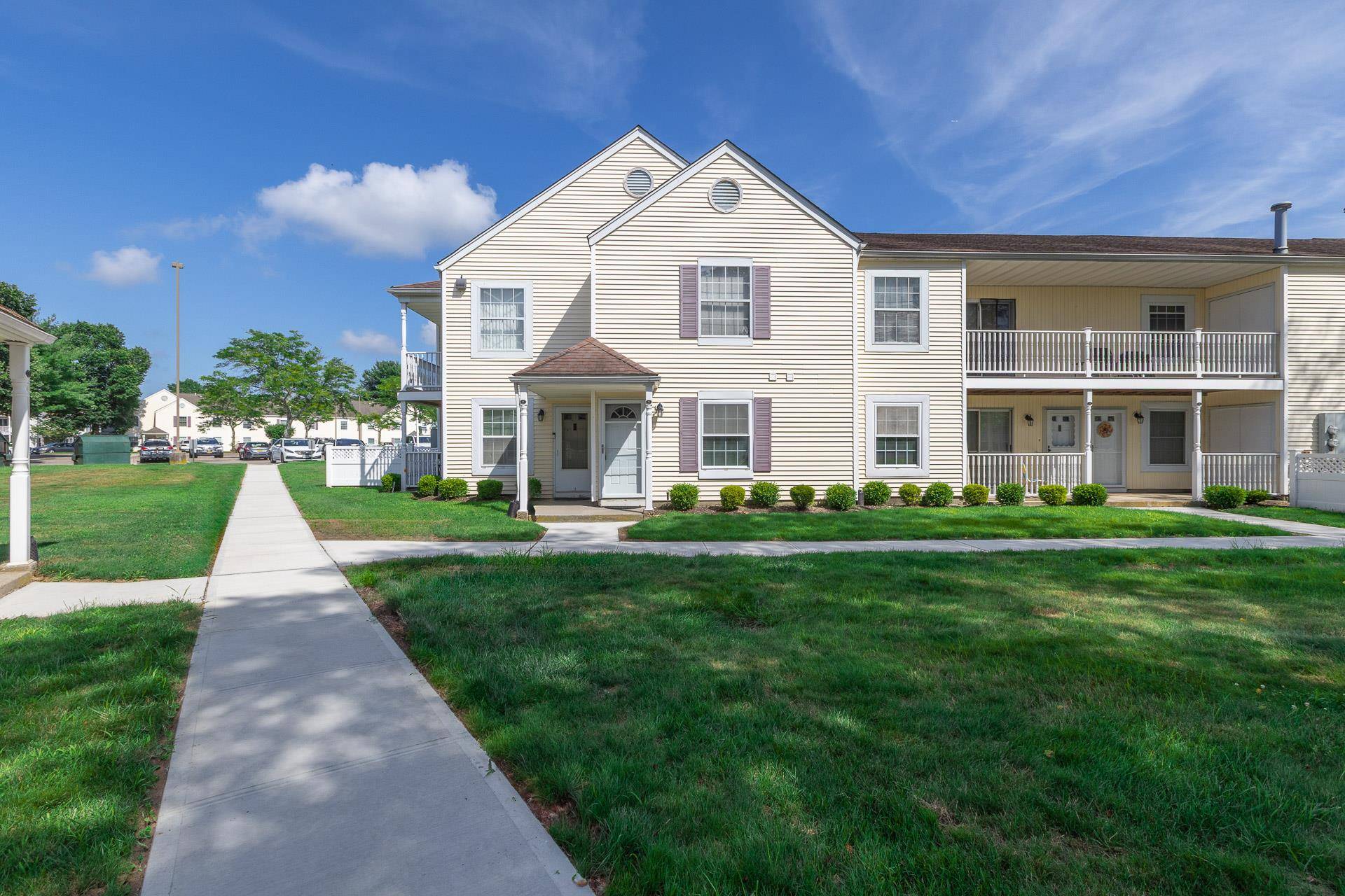 Middle Island, NY 11953,94 Fairview CIR