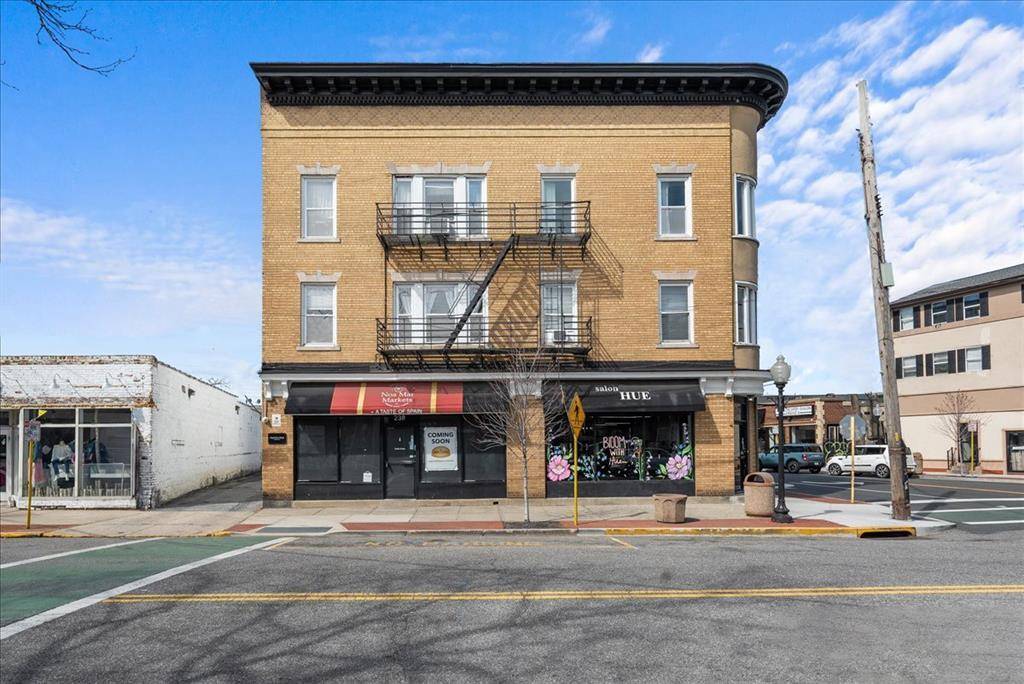 Babylon, NY 11702,240 Deer Park AVE
