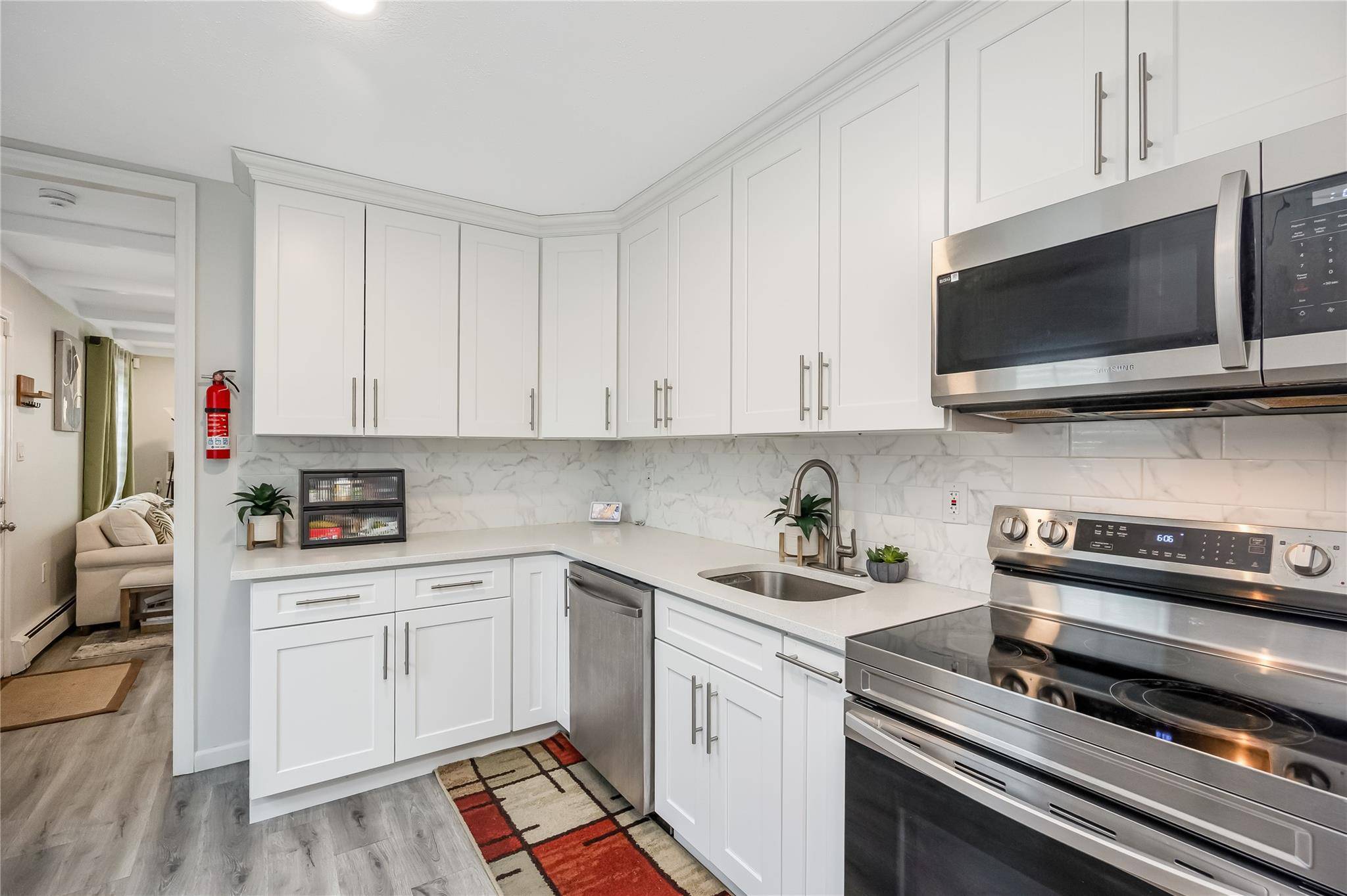 Westbury, NY 11590,671 Whittier ST