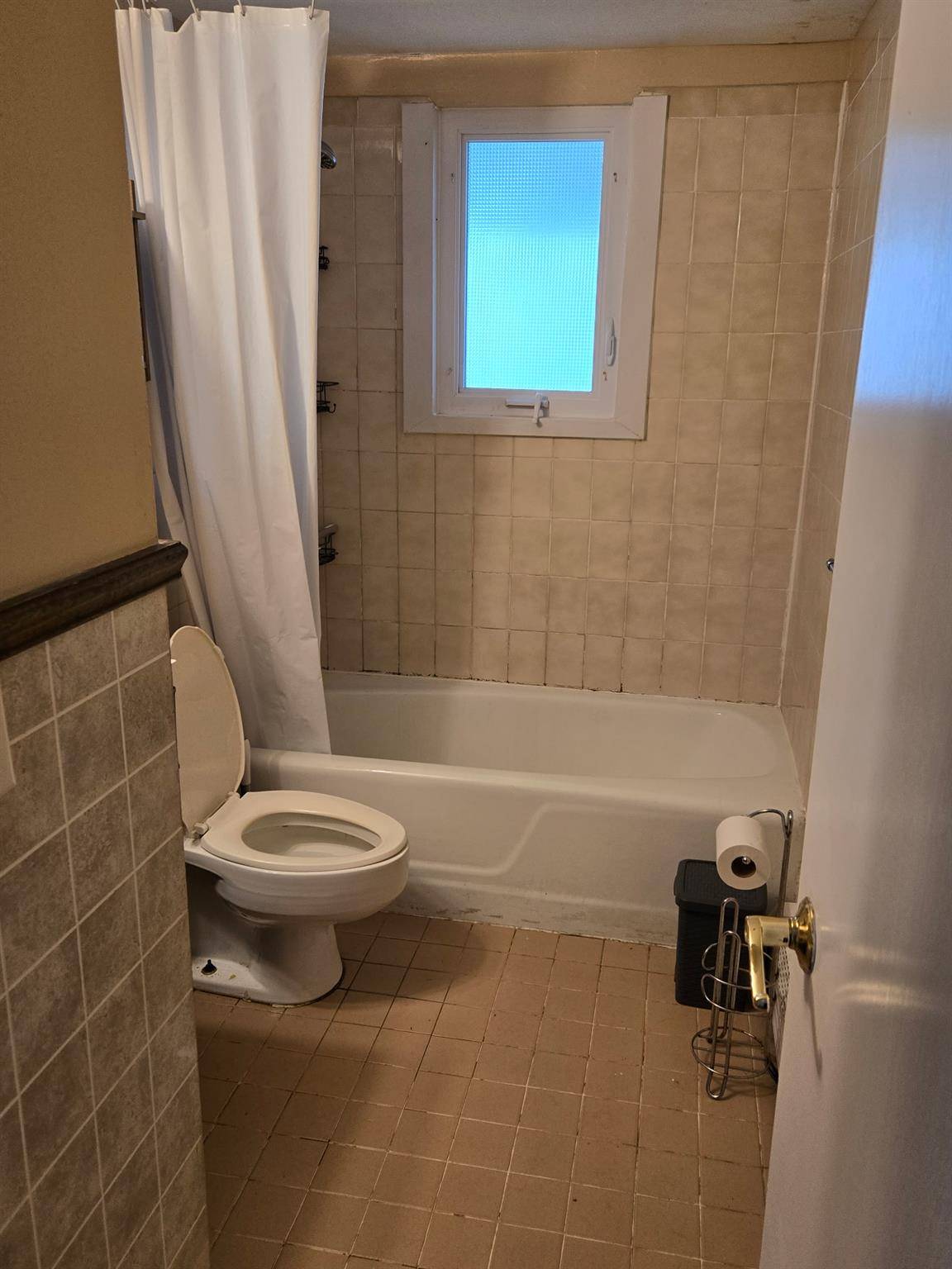 Lindenhurst, NY 11757,46 Sunrise AVE