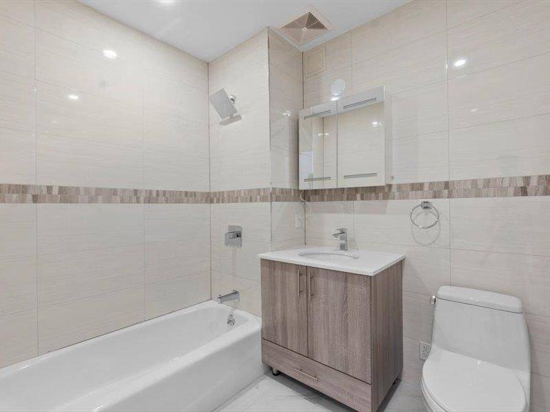 Kew Gardens, NY 11416,124-28 Queens Blvd Queens Blvd #PH-D