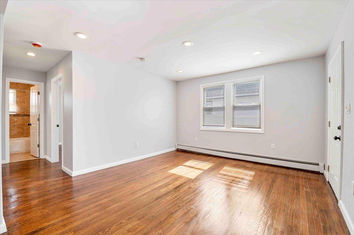 Roosevelt, NY 11575,36 Underhill AVE
