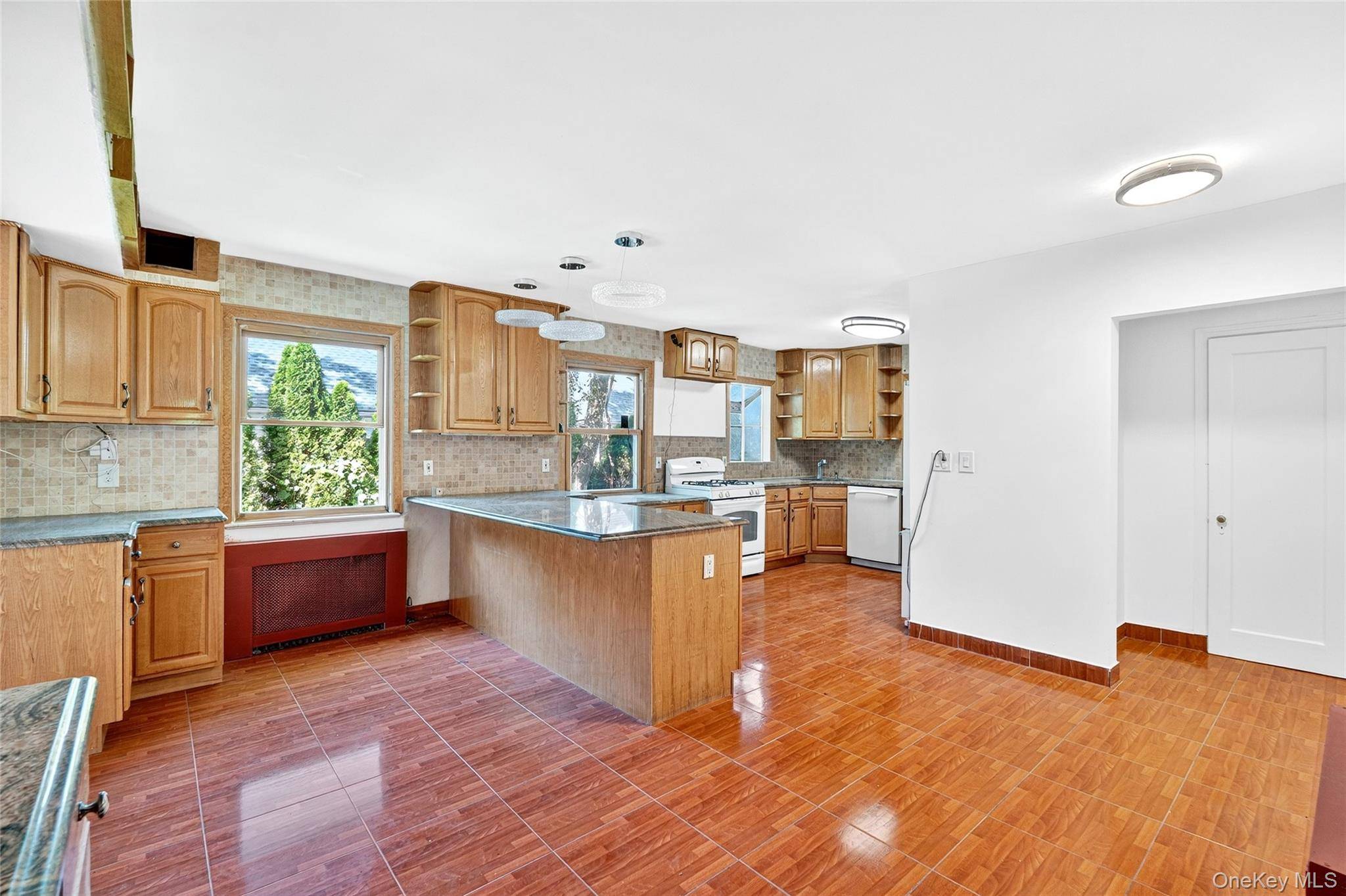 Bronx, NY 10471,6015 Independence AVE