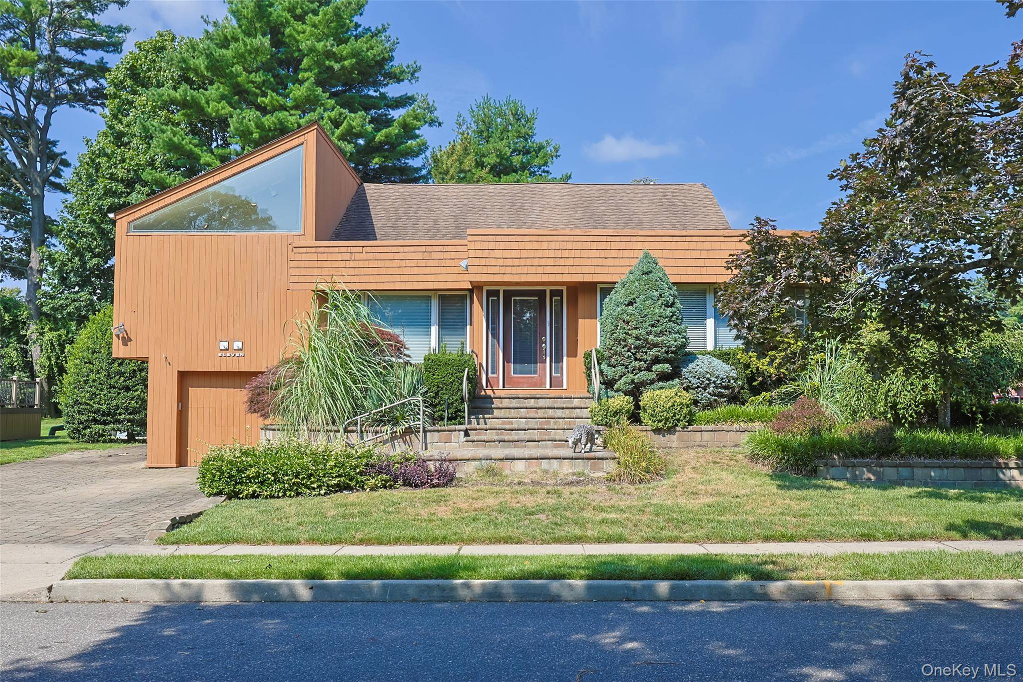 Jericho, NY 11753,11 Tompkins AVE