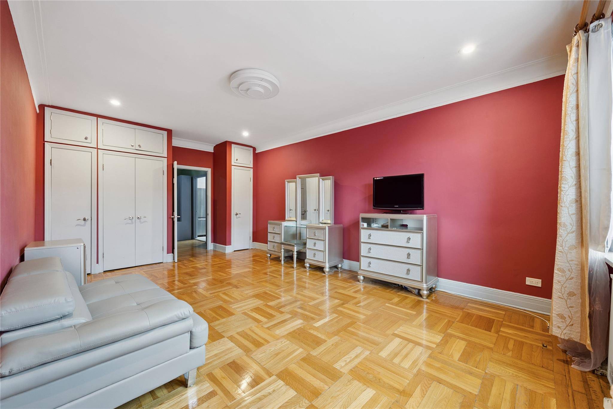 Flushing, NY 11355,144-80 Sanford AVE #6F