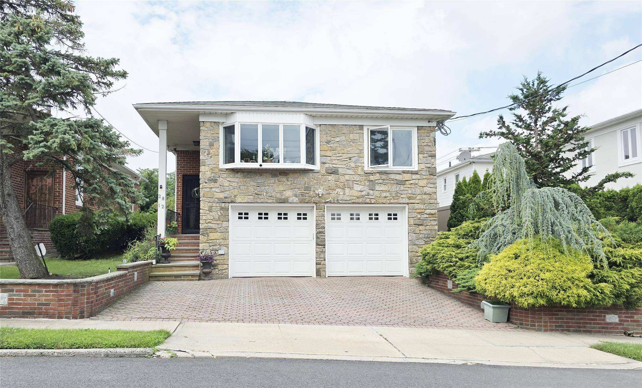 Bayside, NY 11360,2812 214th ST