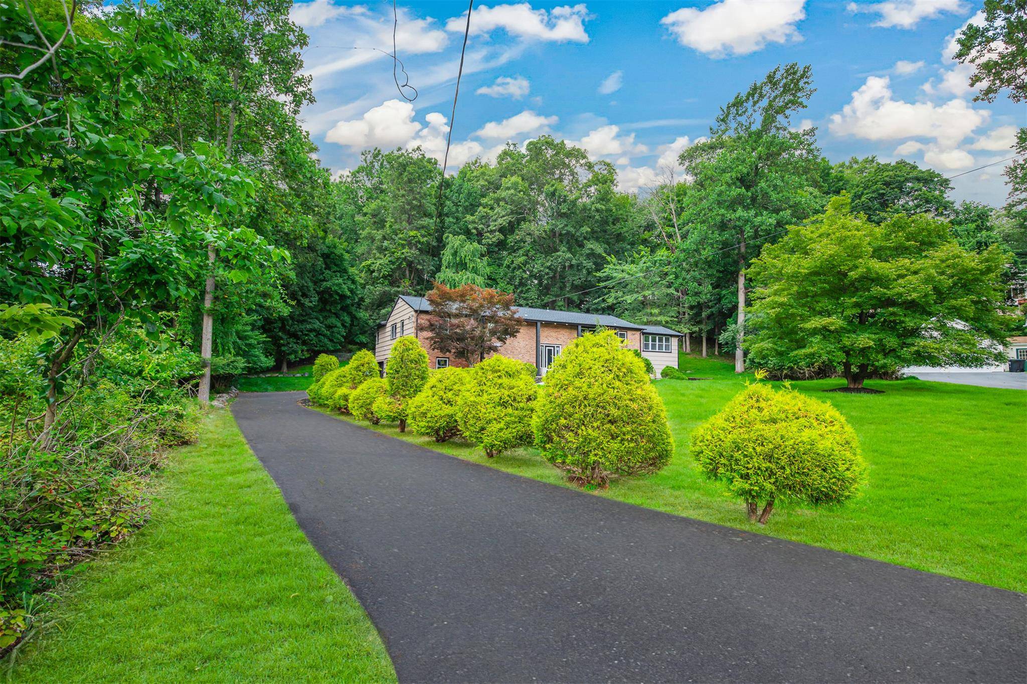 Spring Valley, NY 10977,7 Charlotte DR