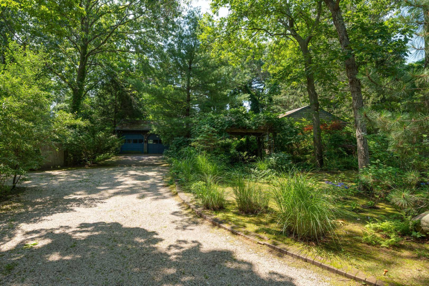 North Haven, NY 11963,273 Ferry RD #RT114