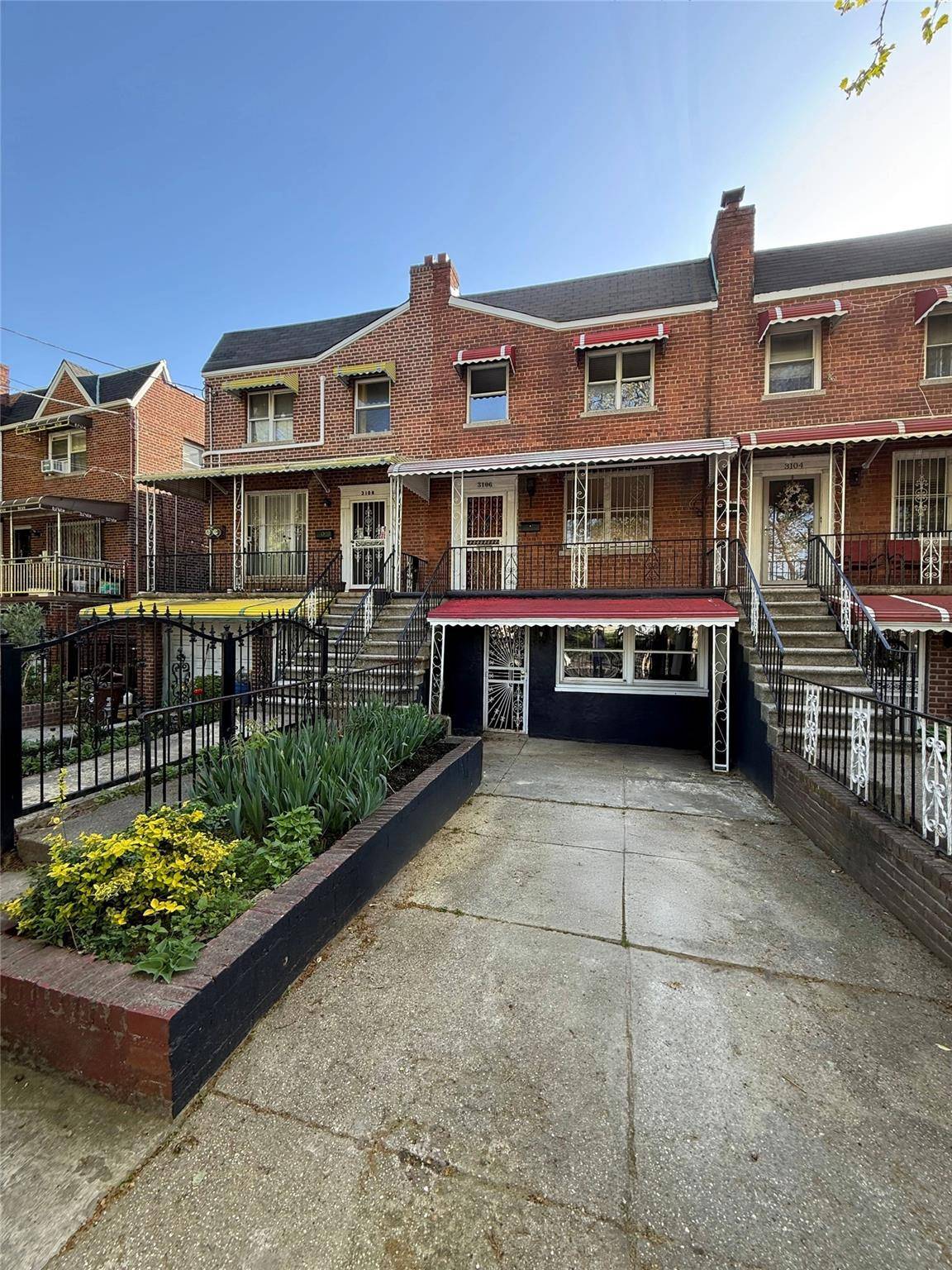 Bronx, NY 10469,3106 Eastchester RD