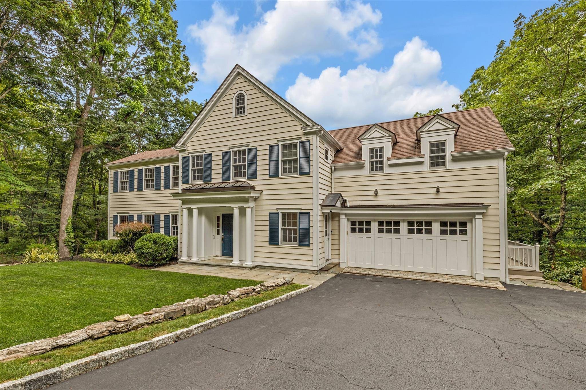 Chappaqua, NY 10514,9 Florence DR