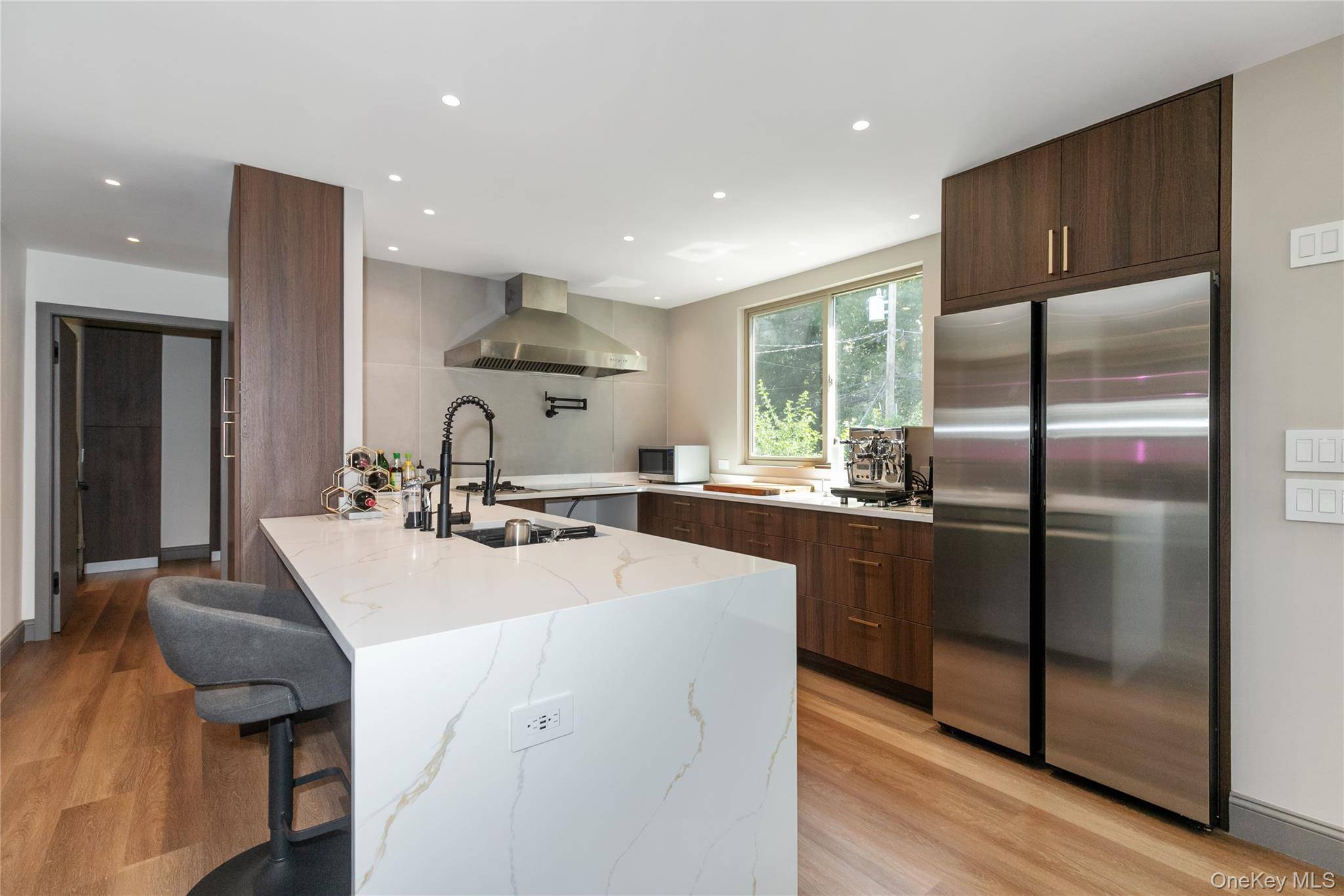 Albertson, NY 11507,65 Oak Ridge LN