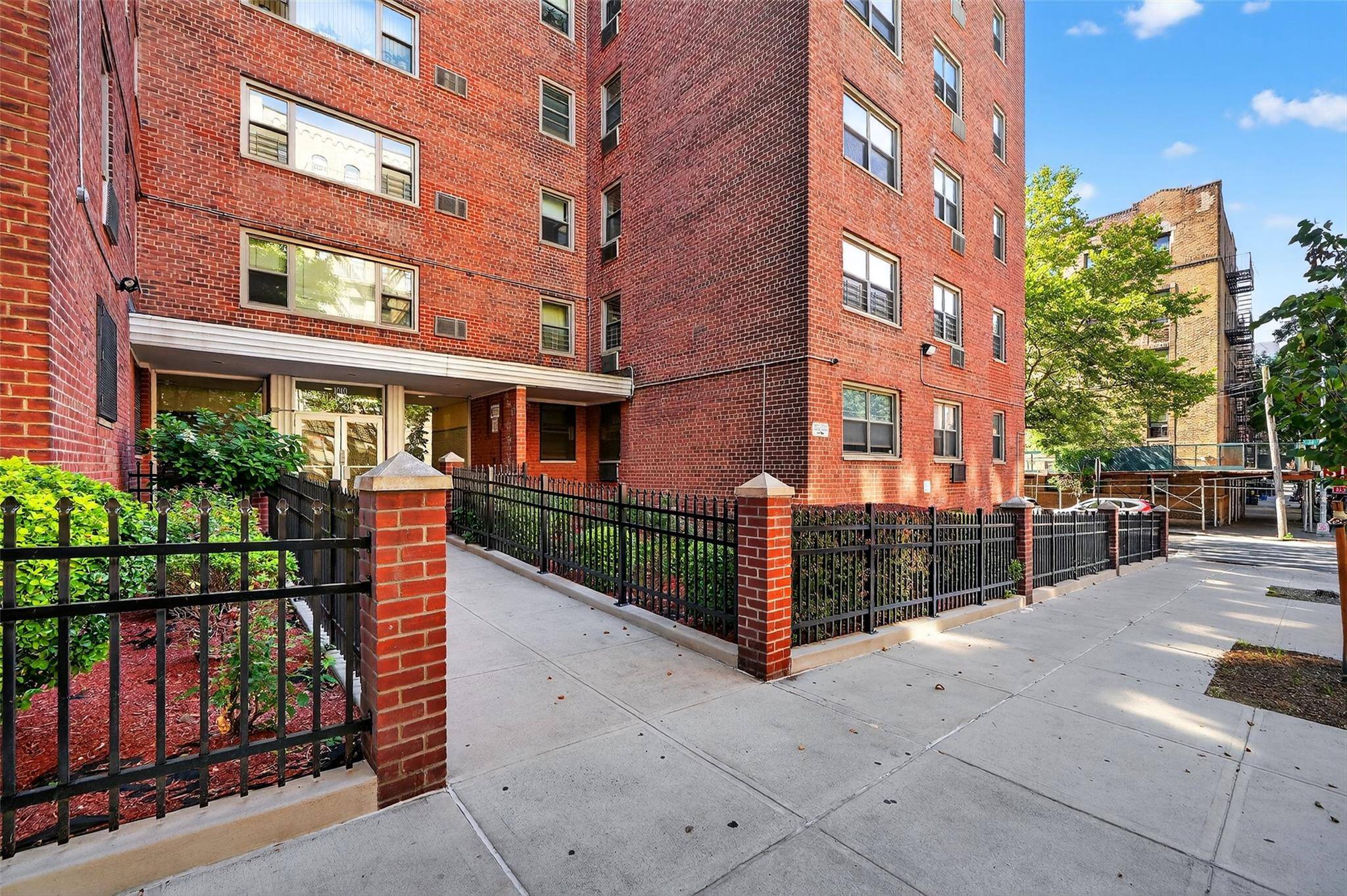 Bronx, NY 10456,1010 Sherman AVE #5B