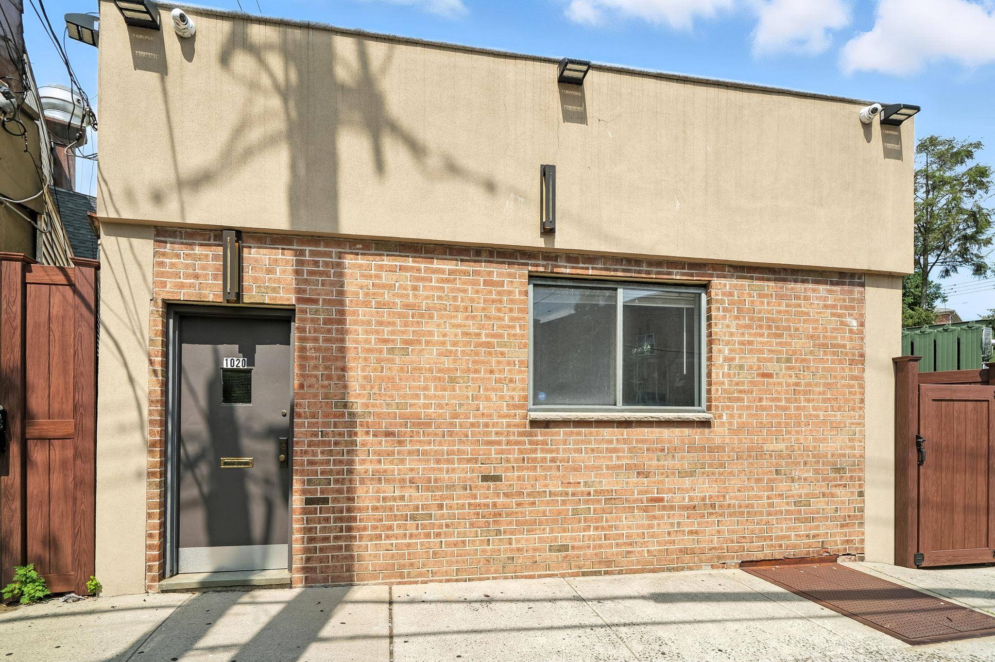 Yonkers, NY 10704,1020 McLean AVE