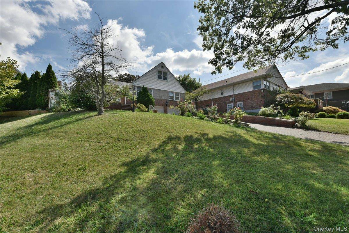 Holliswood, NY 11423,8601 Marengo ST