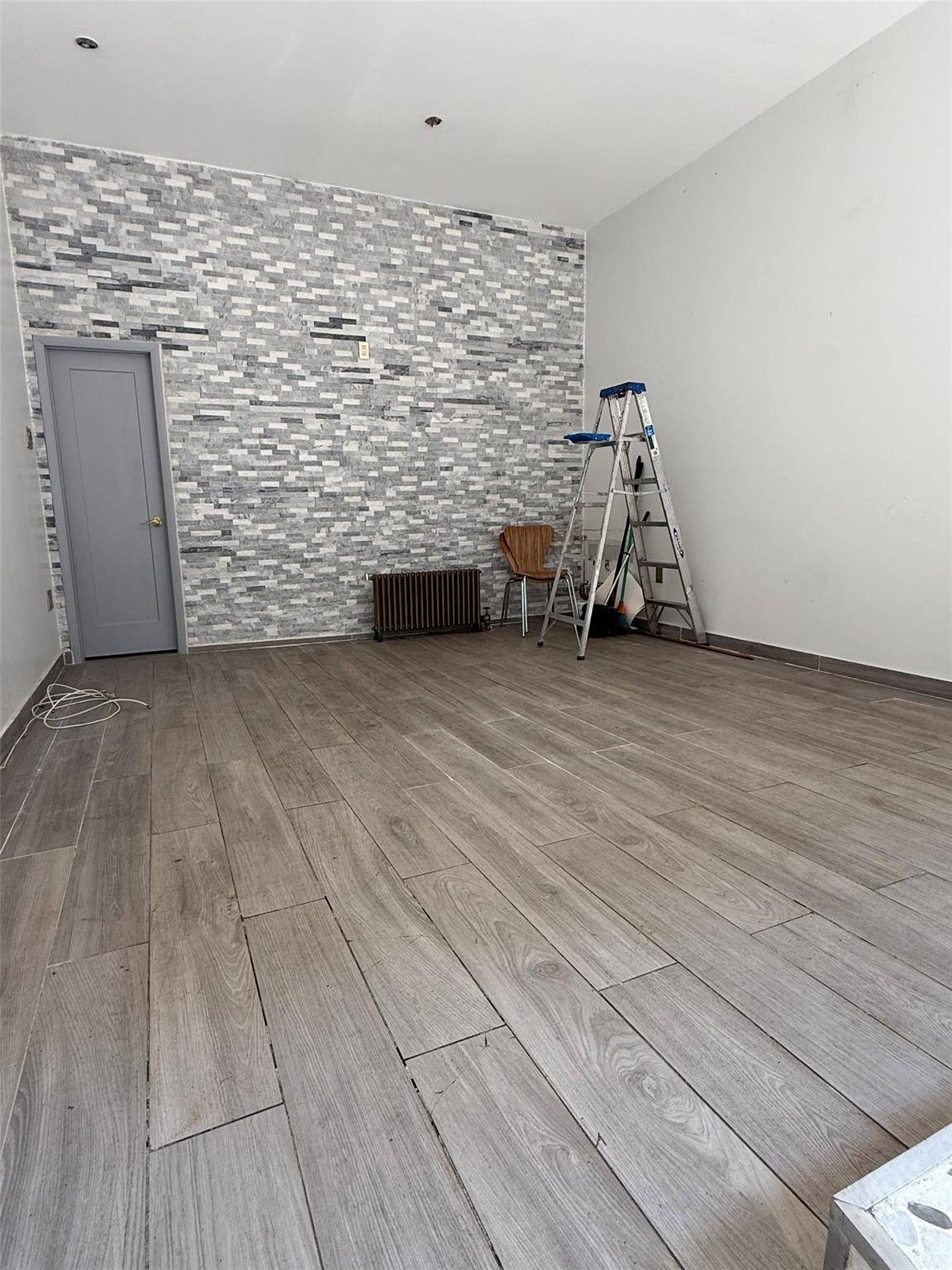 Sunnyside, NY 11104,41-05 46th ST