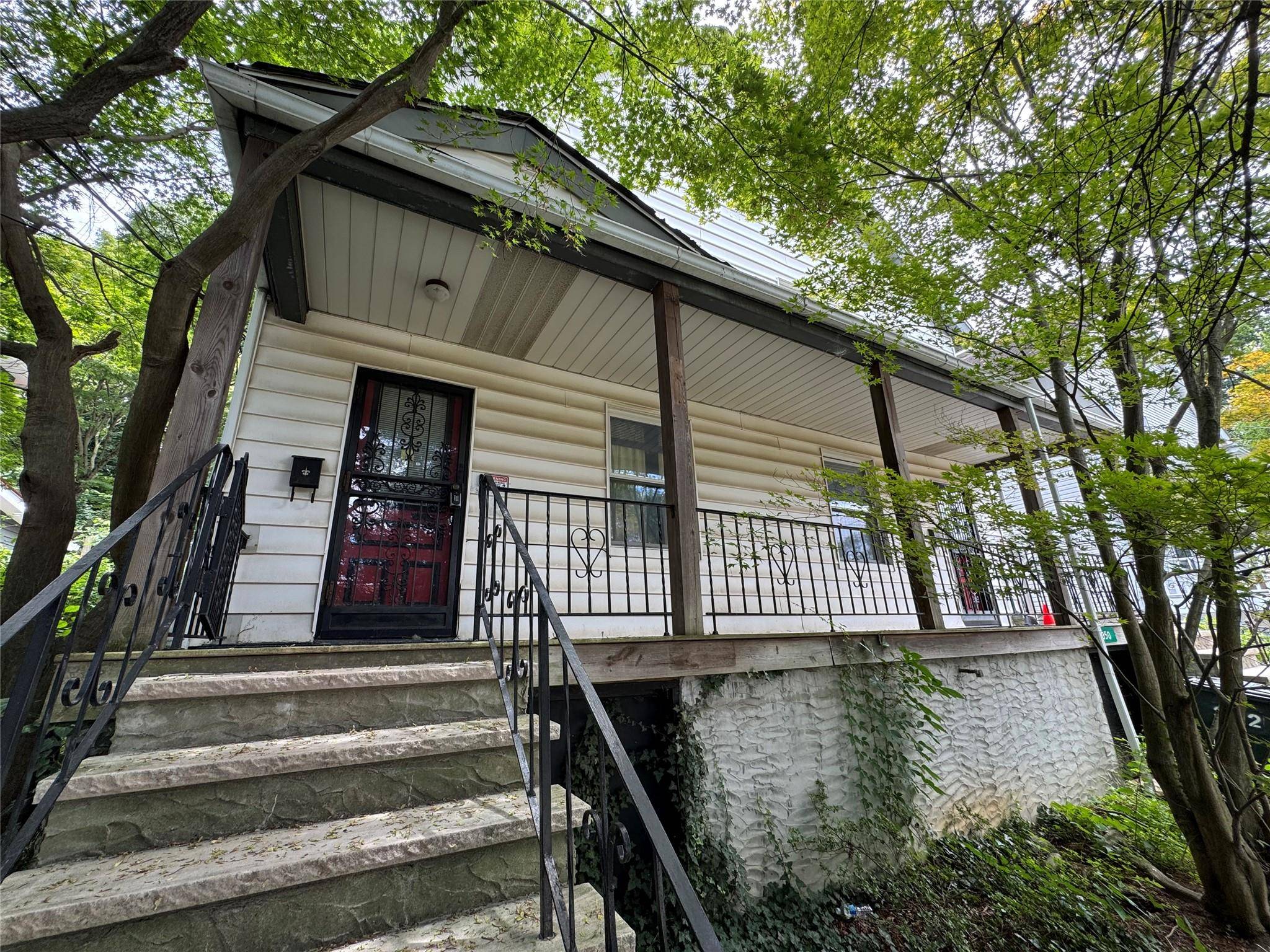 Hastings-on-hudson, NY 10706,350 Warburton AVE