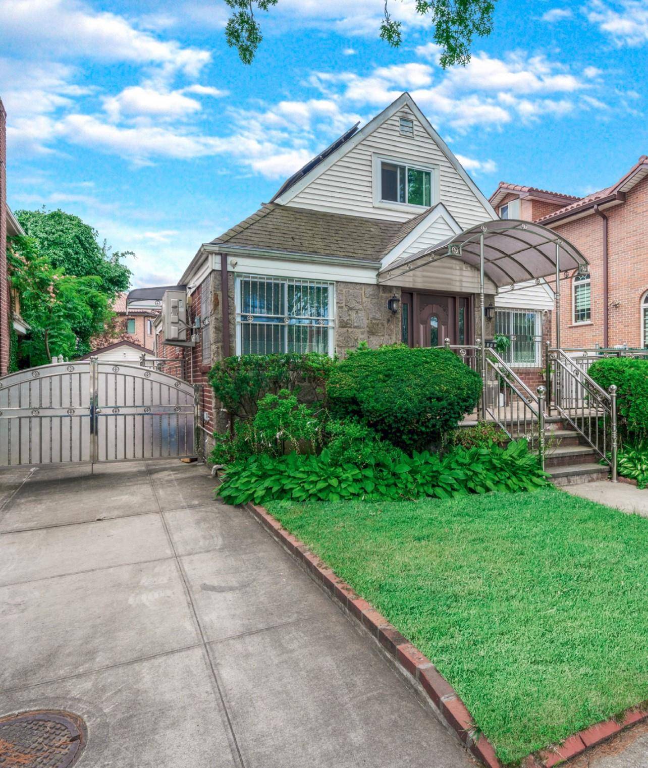 Bayside, NY 11364,5640 Francis Lewis BLVD