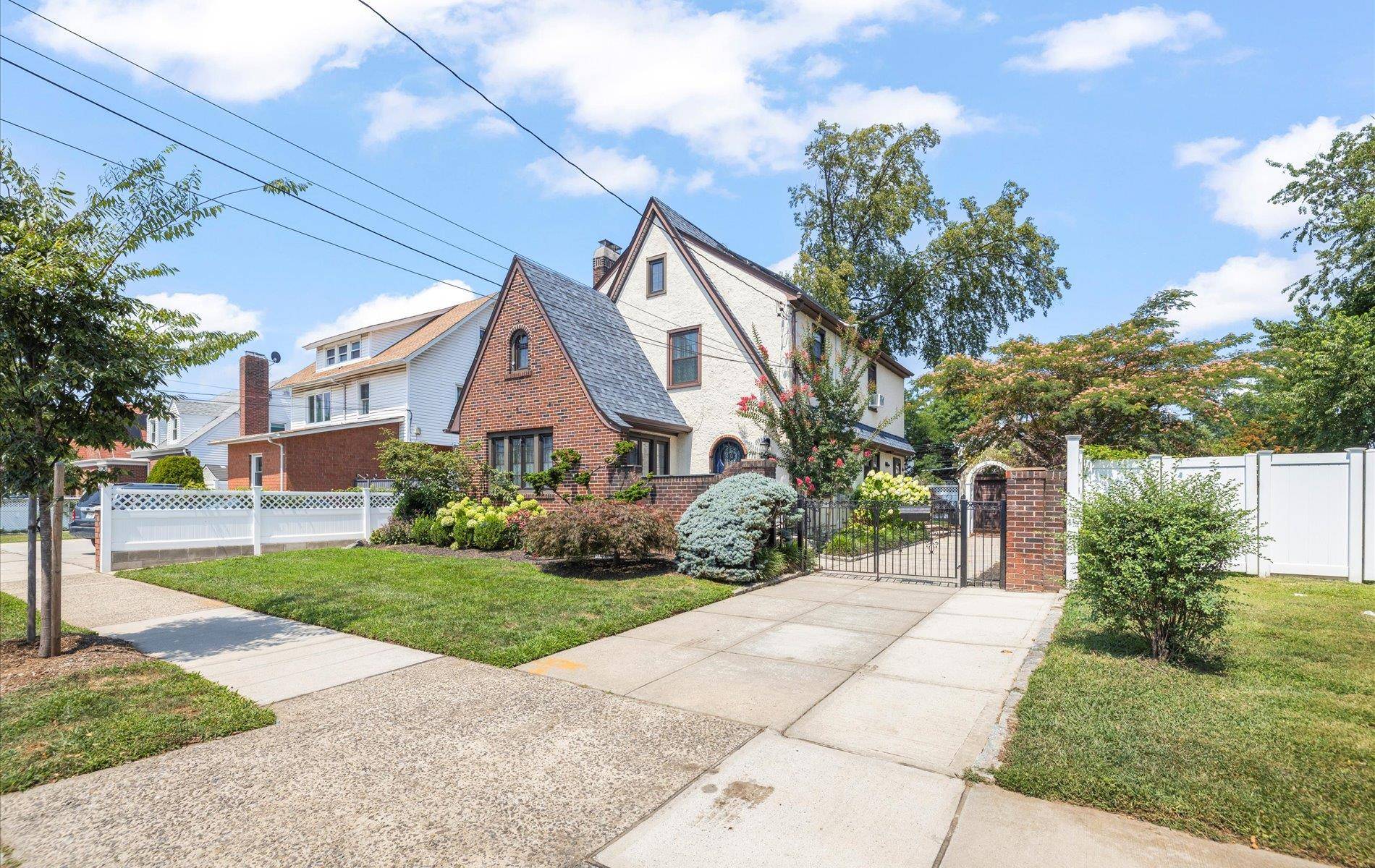 Queens Village, NY 11428,22233 93rd AVE