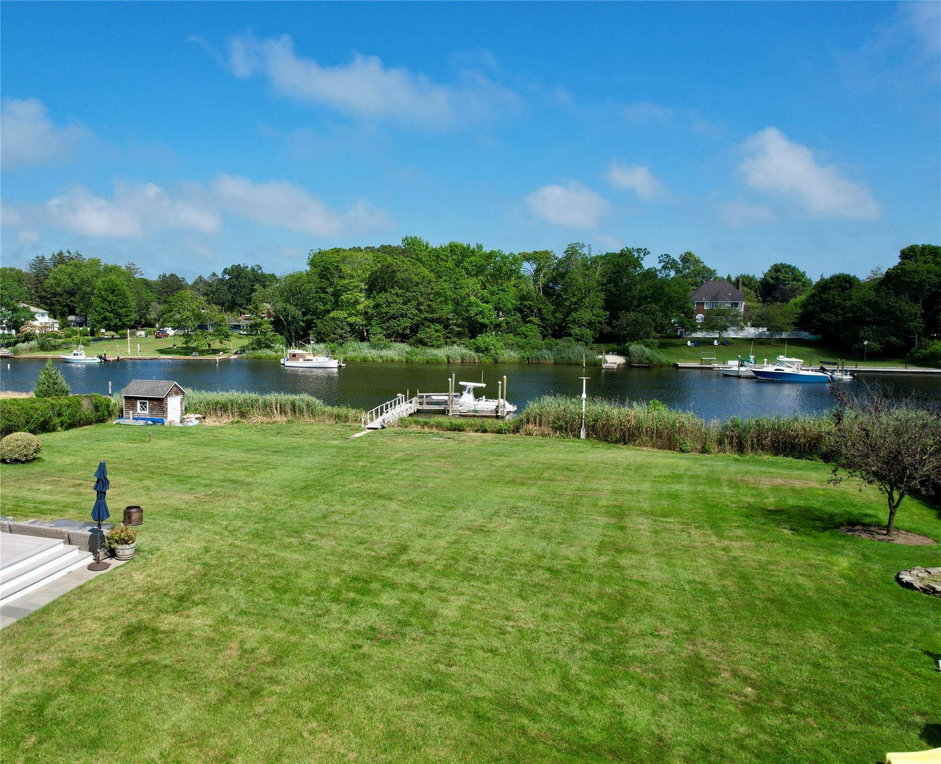Center Moriches, NY 11934,67 Lake AVE