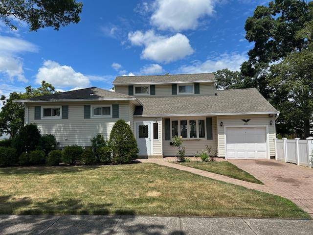 Massapequa Park, NY 11762,201 Cypress ST