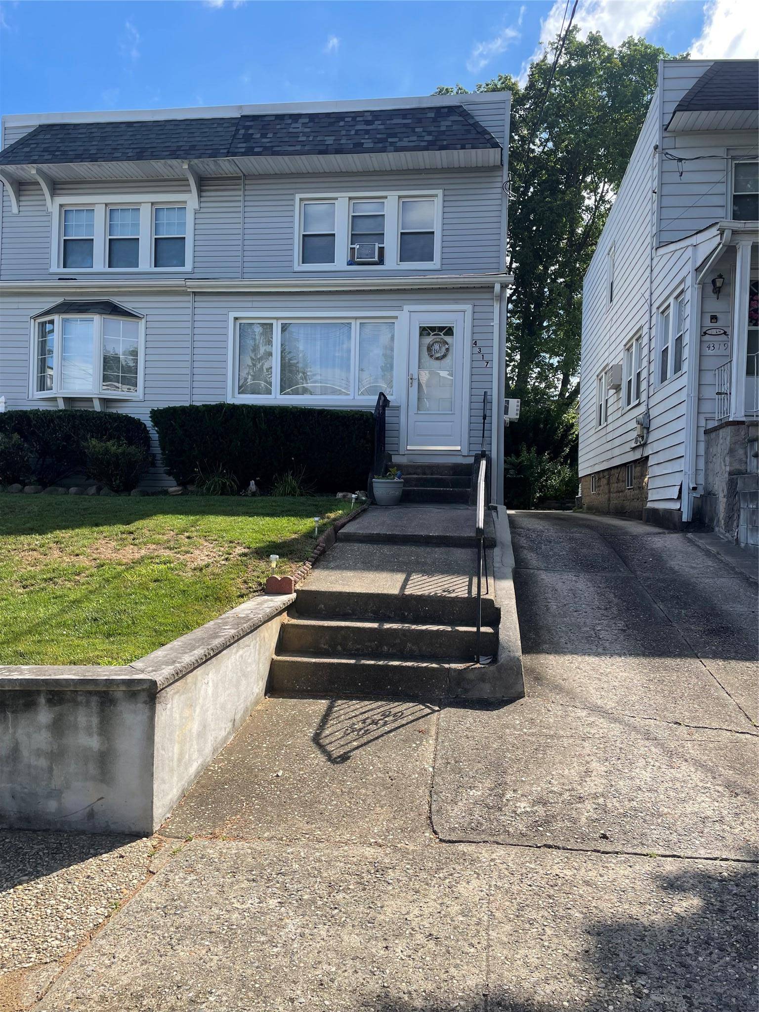 Little Neck, NY 11363,43-17 248th ST