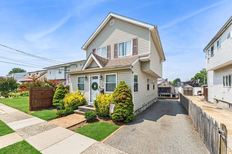 Elmont, NY 11003,76 Oakley AVE