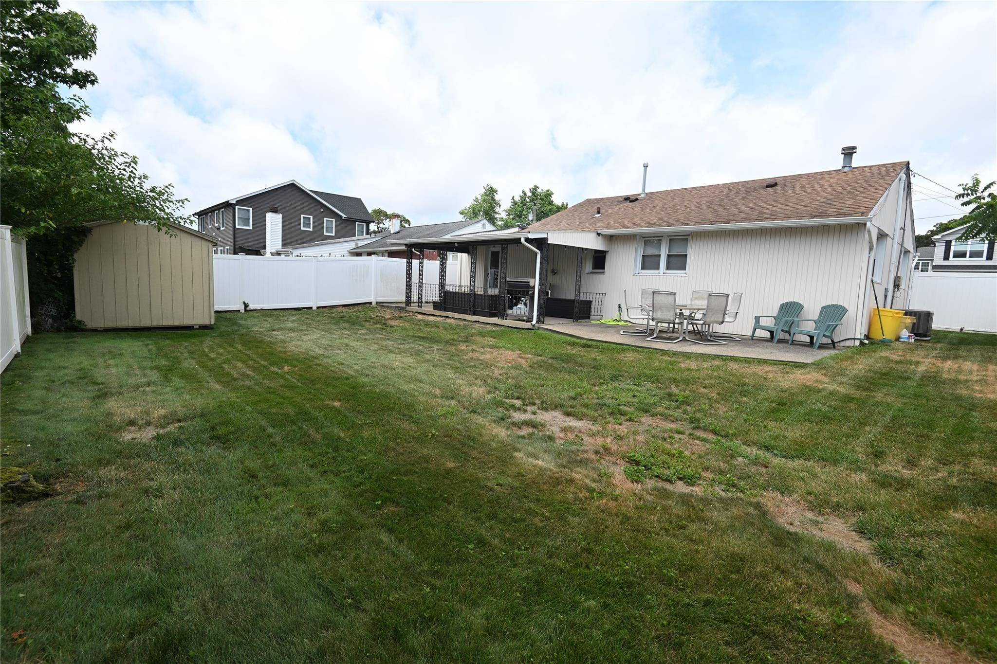 Massapequa, NY 11758,76 Conneticut AVE