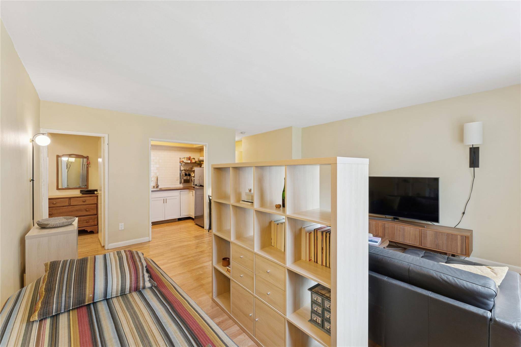 Rockville Centre, NY 11570,61 Maine AVE ##F5