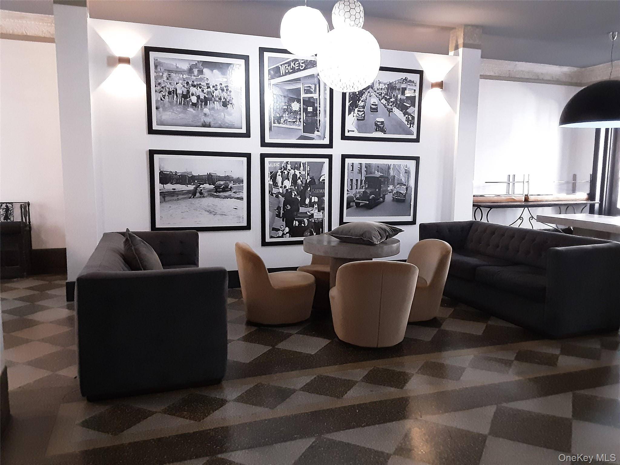 Elmhurst, NY 11373,4222 KETCHAM ST #F16