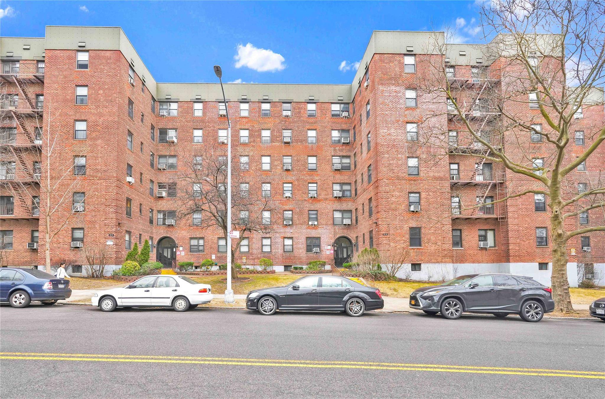 Flushing, NY 11354,140-08 28th RD #6E