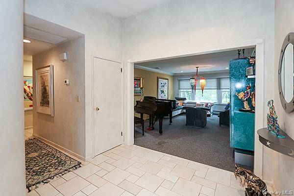 Woodbury, NY 11797,39 Harvard DR