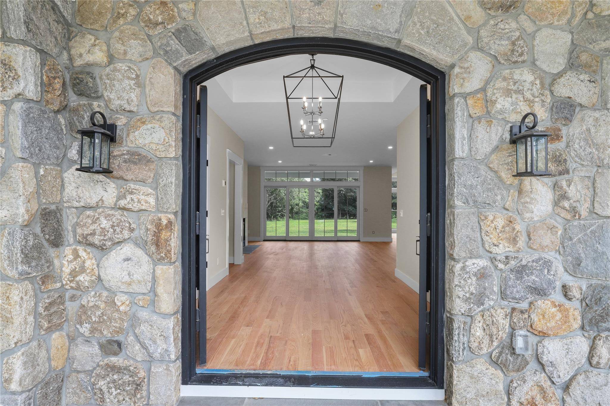 Mount Kisco, NY 10549,4 Circle DR
