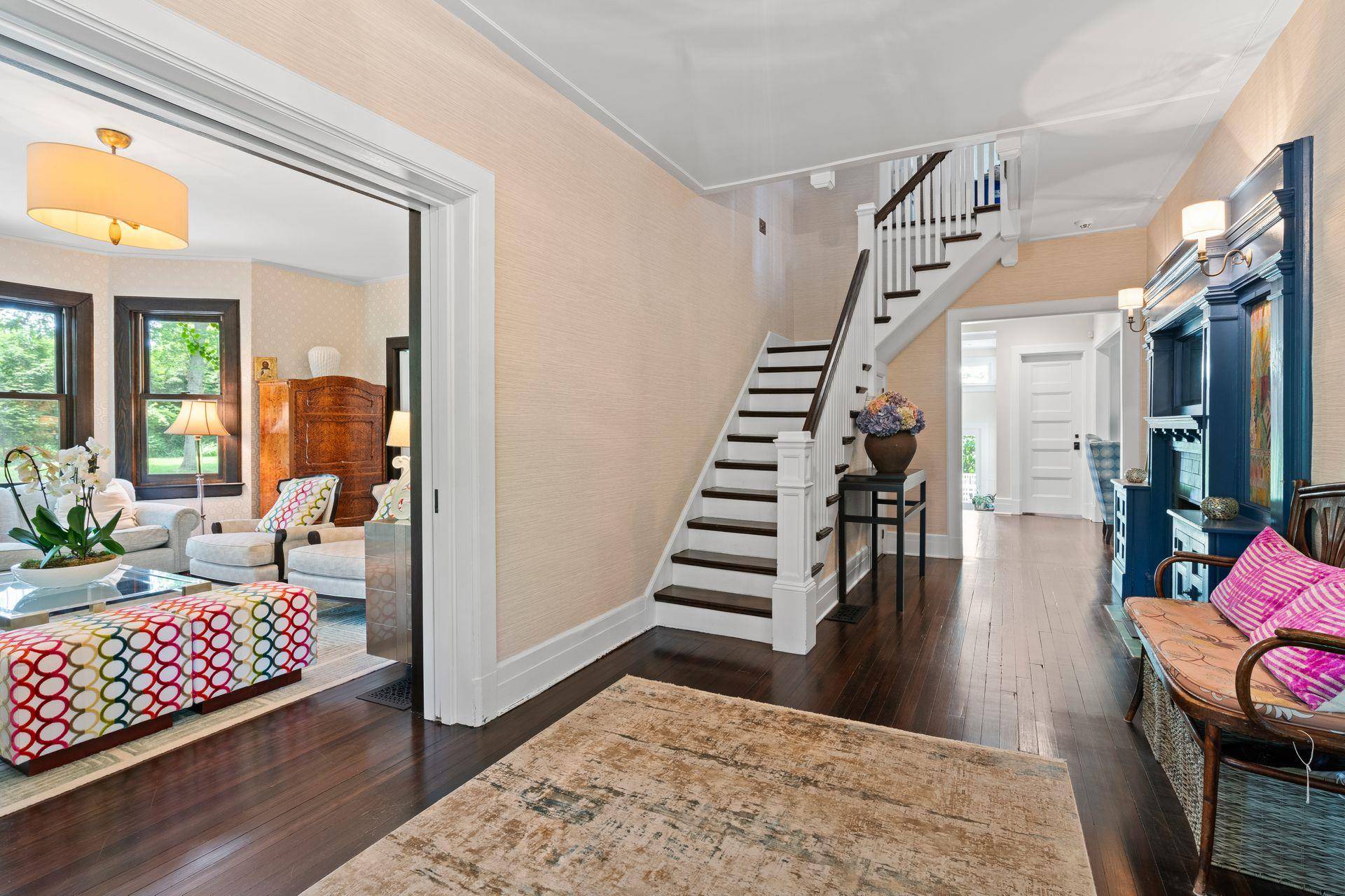 Sea Cliff, NY 11579,86 Lafayette AVE