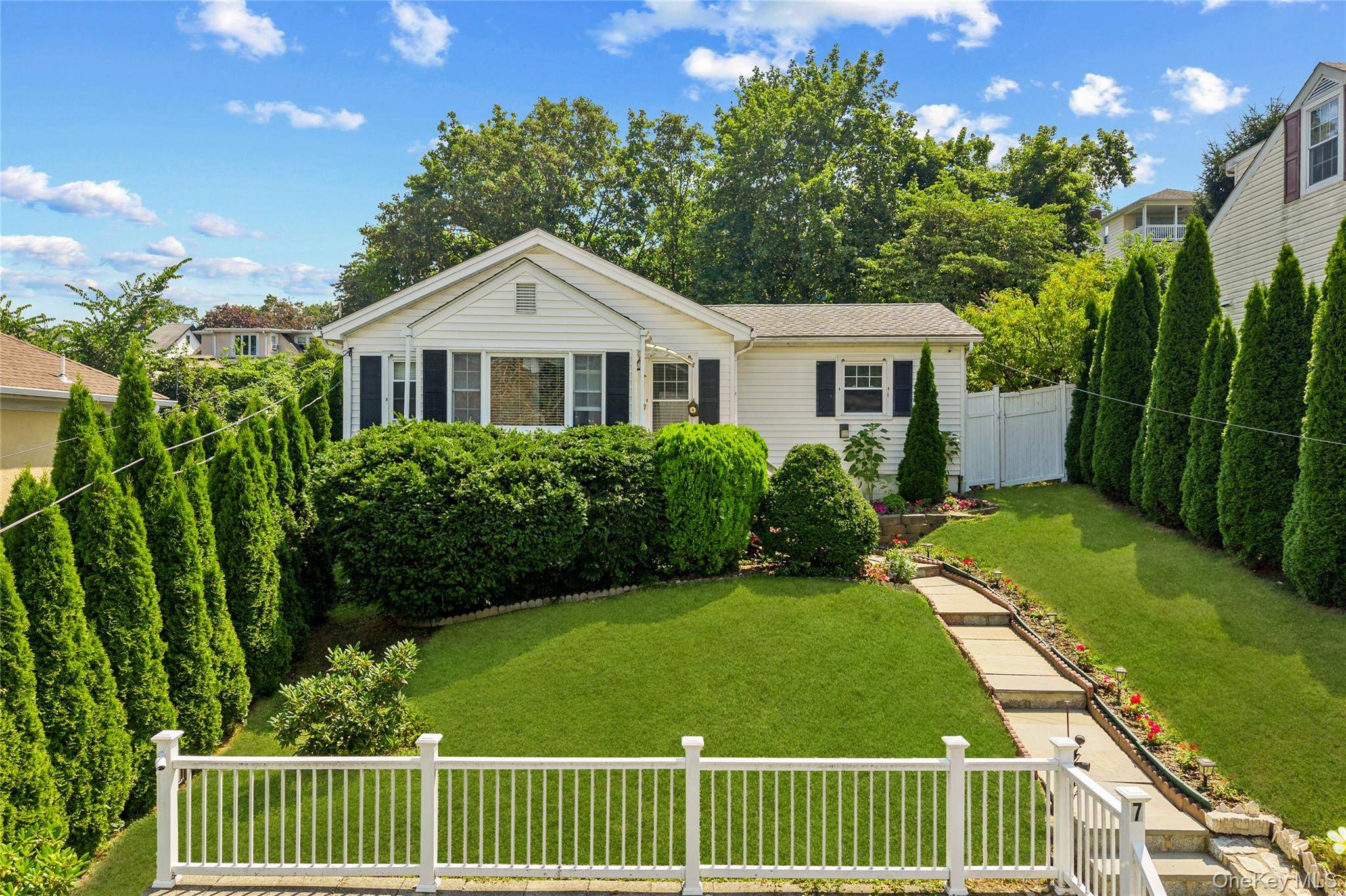Ossining, NY 10562,7 Belleview AVE