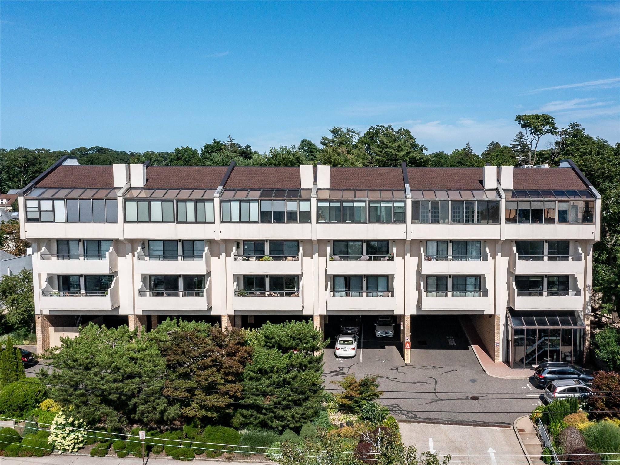 Port Washington, NY 11050,372 Main ST #302
