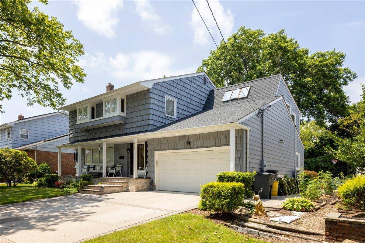 Woodmere, NY 11598,994 S End